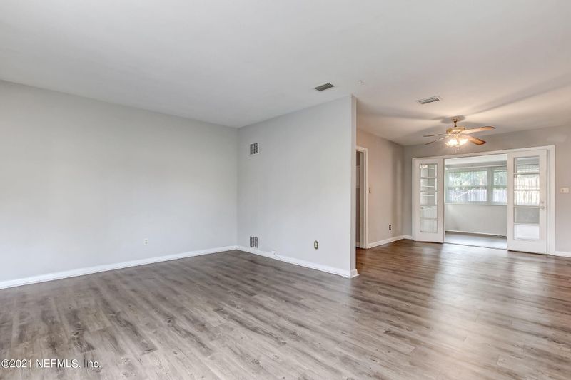 6316 Suwanee Rd, Jacksonville, FL 32217
