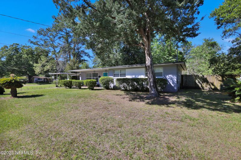 6325 Bondy Pl, Jacksonville, FL 32210
