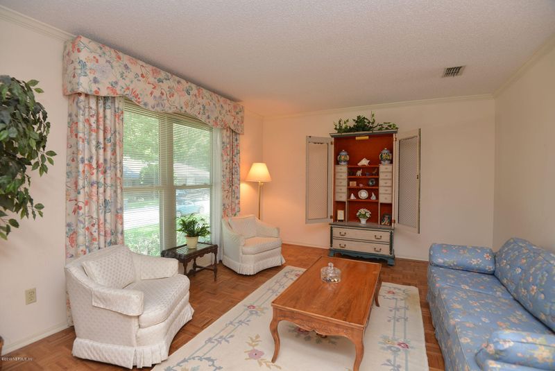 6327 W Christopher Creek Rd W, Jacksonville, FL 32217