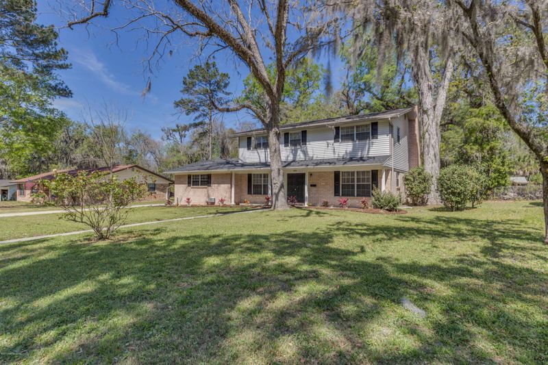 633 Winfred Dr, Orange Park, FL 32073