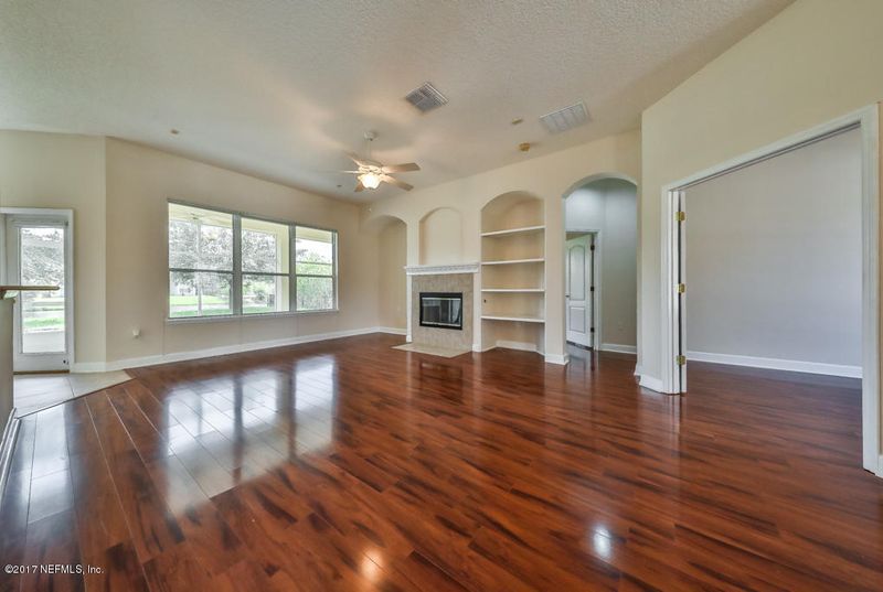 6330 Forest Stump Ln, Jacksonville, FL 32258