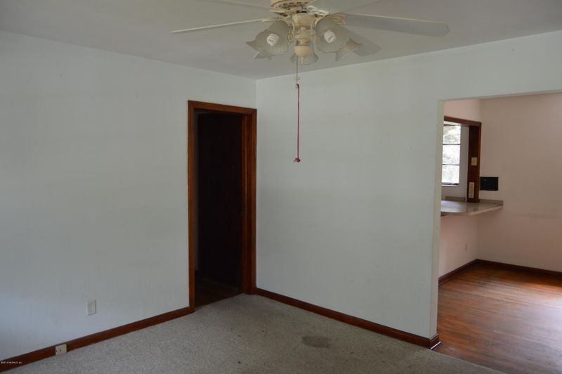 6330 Pine Summit Dr, Jacksonville, FL 32211