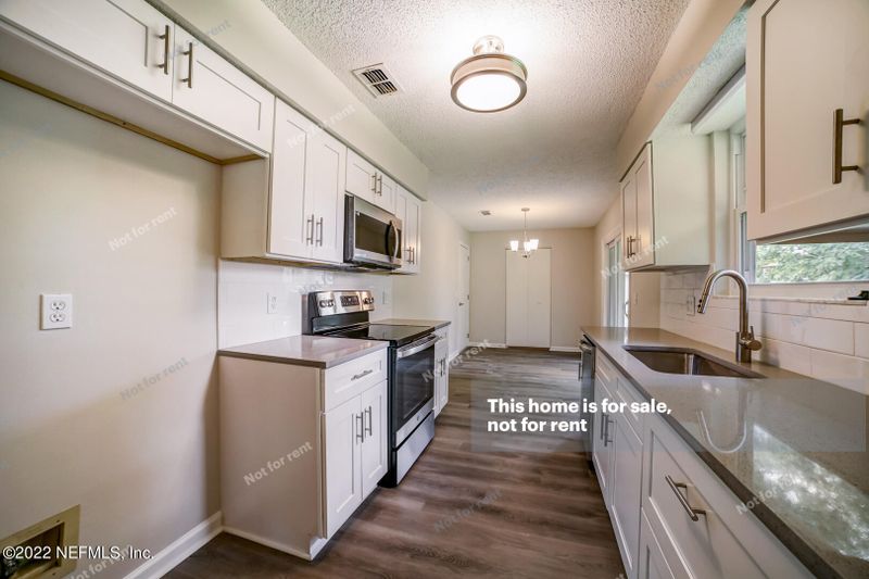6341 Fedor Dr, Jacksonville, FL 32244