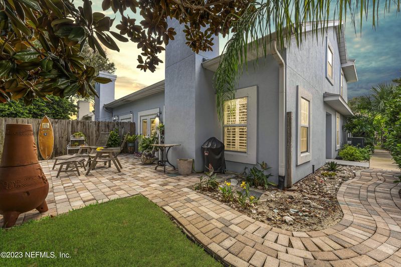 635 10th Ave S, Jacksonville Beach, FL 32250