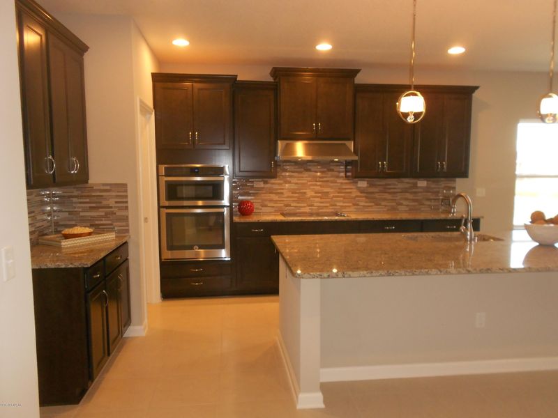 635 Charter Oaks Blvd, Orange Park, FL 32065