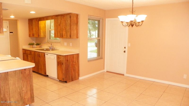 6364 Dickens Dr, Jacksonville, FL 32244