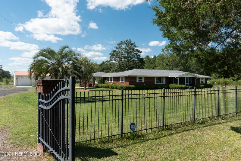 6400 Horseshoe Cir, Bryceville, FL 32009
