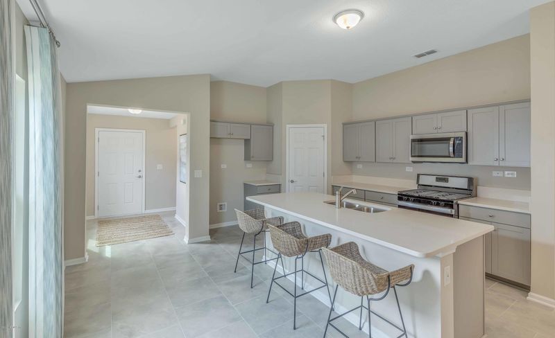645 Meadow Ridge Dr, St Augustine, FL 32092