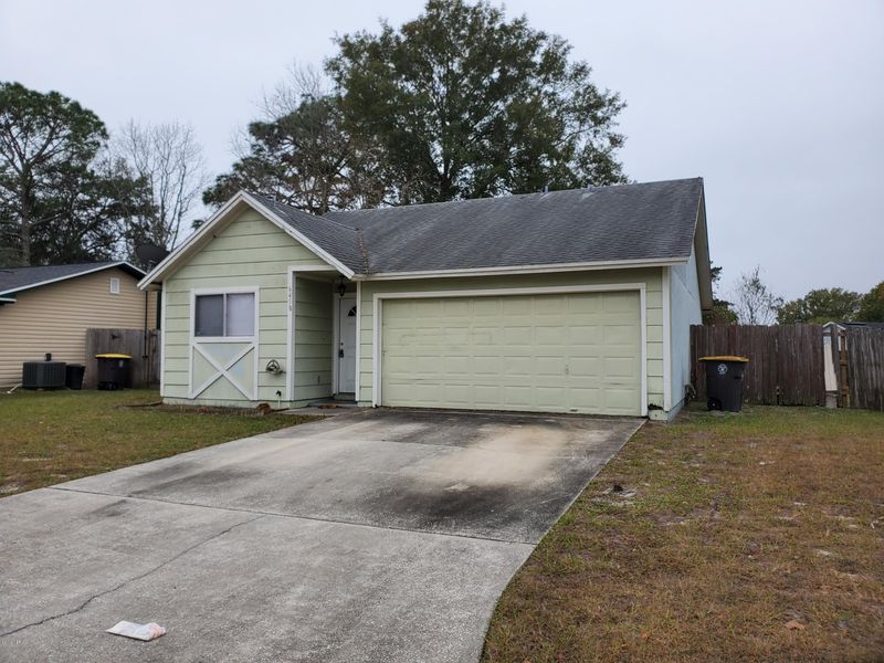 6458 Sierra Dr, Jacksonville, FL 32244