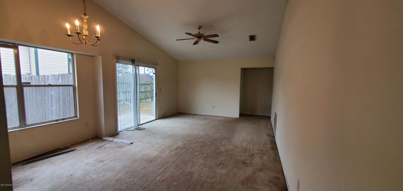 6458 Sierra Dr, Jacksonville, FL 32244
