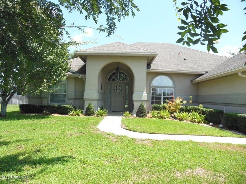 647 Mandy Oaks Dr, Jacksonville, FL 32220