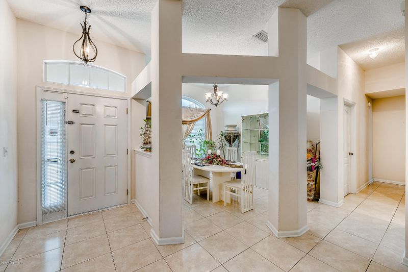 6475 Blue Leaf Ln, Jacksonville, FL 32244
