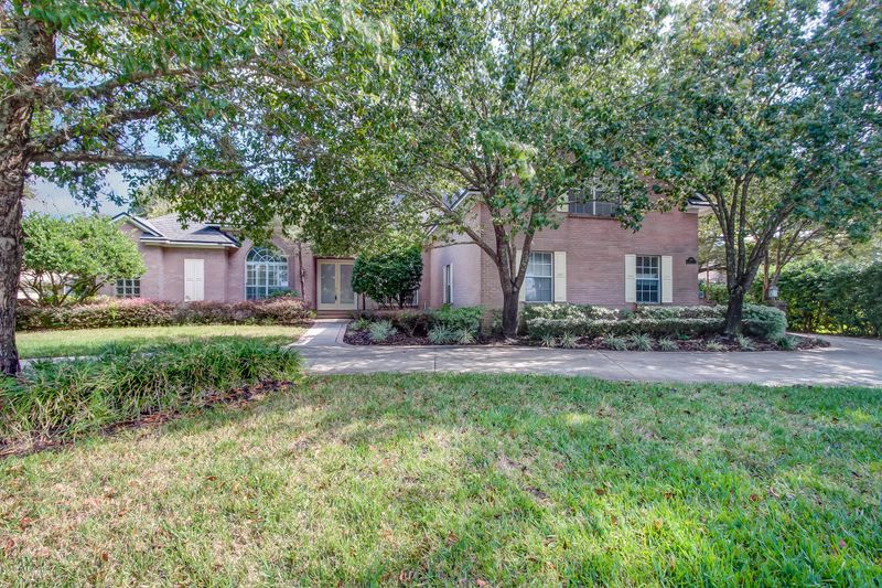 649 Sandringham Dr, Jacksonville, FL 32225