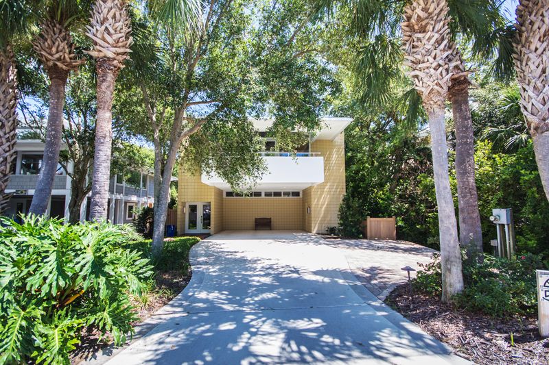 65 19th St, Atlantic Beach, FL 32233