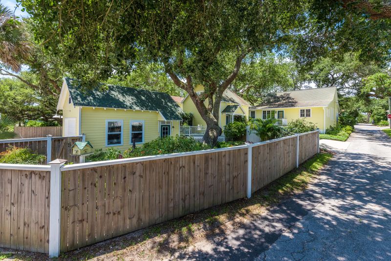 65 Lighthouse Ave, St Augustine, FL 32080