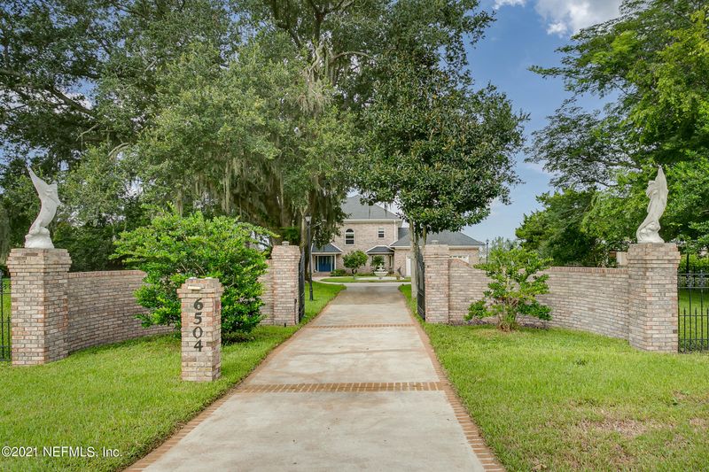 6504 Heckscher Dr, Jacksonville, FL 32226