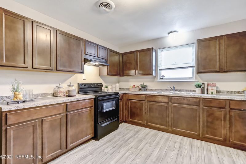 6512 Mitford Rd, Jacksonville, FL 32210