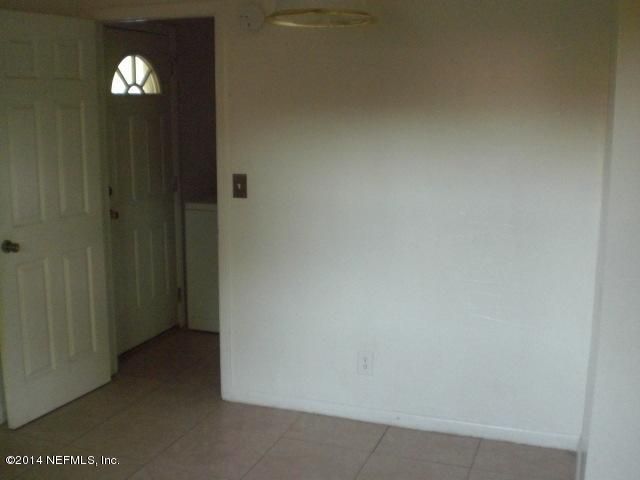 6513 Thurgood Cir W, Jacksonville, FL 32219