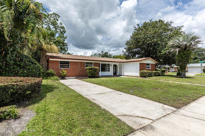 6520 Thurgood Cir E, Jacksonville, FL 32219