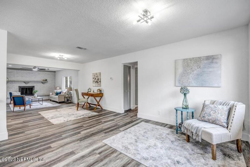 6524 Pine Summit Dr, Jacksonville, FL 32211