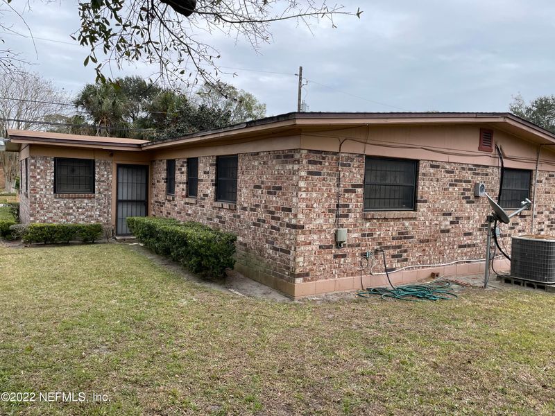 6556 Kinlock Dr W, Jacksonville, FL 32219