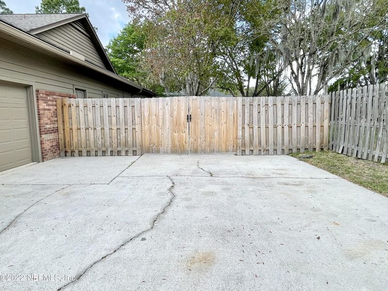 656 Fingal Dr, Orange Park, FL 32073