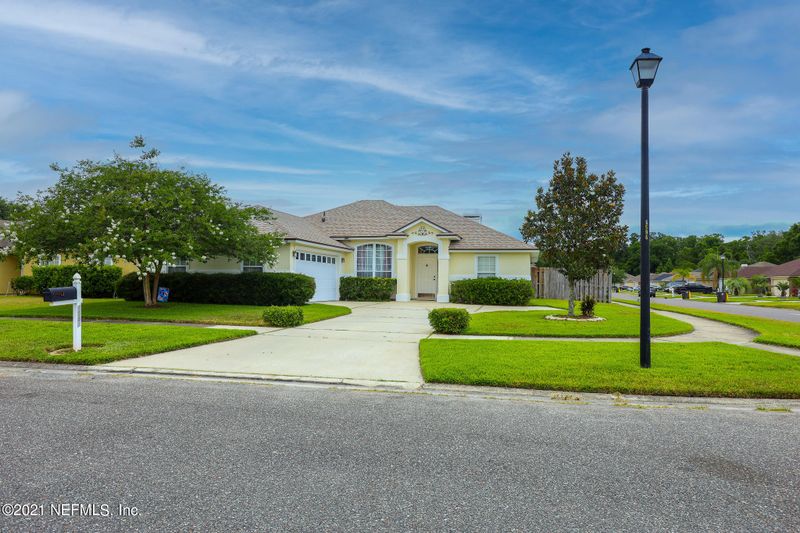 6581 Silk Leaf Ln, Jacksonville, FL 32244