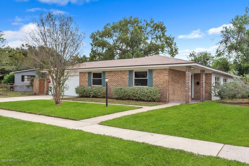 6606 Haslett Dr E, Jacksonville, FL 32277