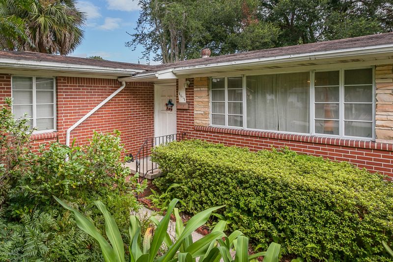 6615 Pine Summit Dr, Jacksonville, FL 32211