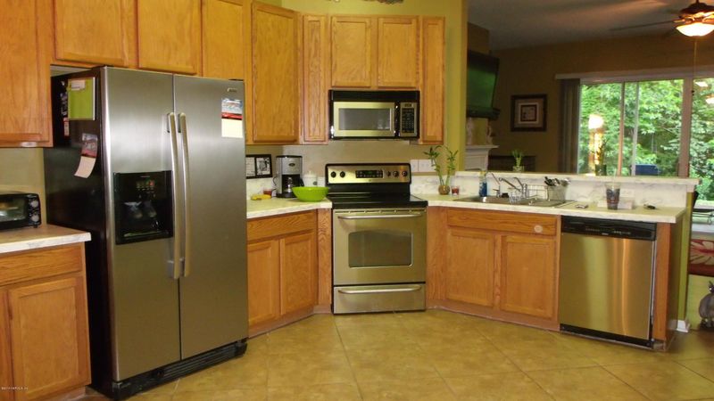 6629 Southern Oaks Dr E, Jacksonville, FL 32244