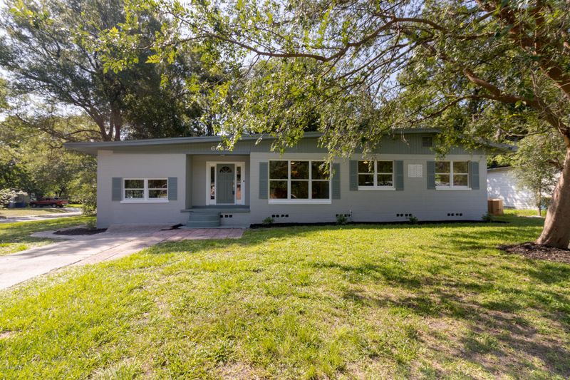 6642 Pine Summit Dr, Jacksonville, FL 32211