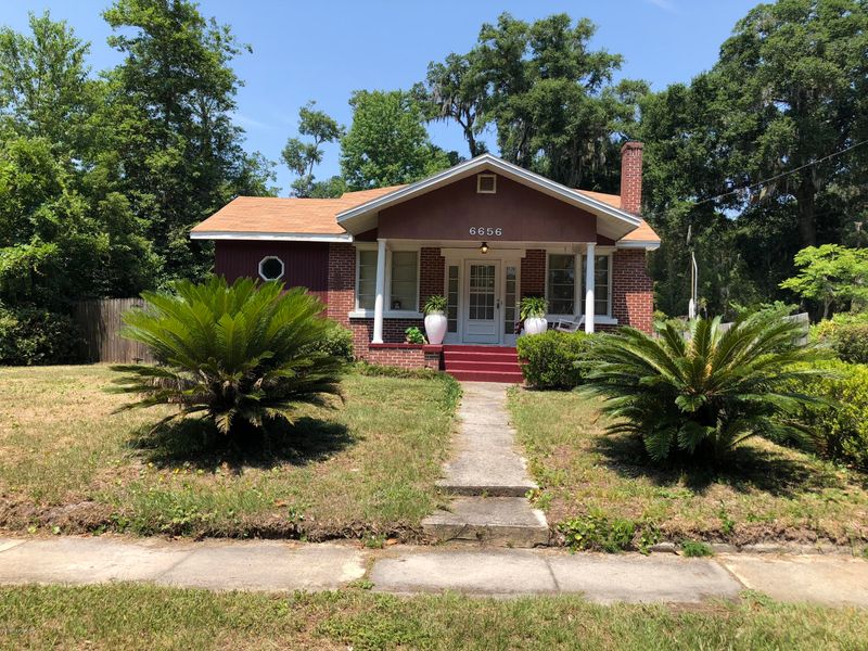 6656 Oakwood St, Jacksonville, FL 32208