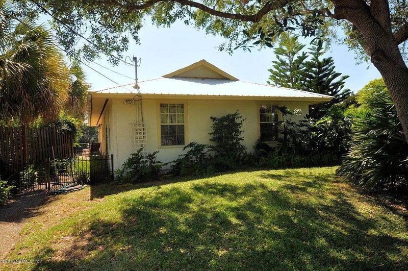 6658 Putnam St, St Augustine, FL 32080