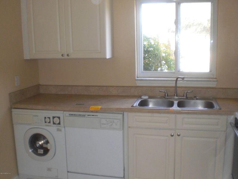 6662 La Mirada Dr E #1, Jacksonville, FL 32217