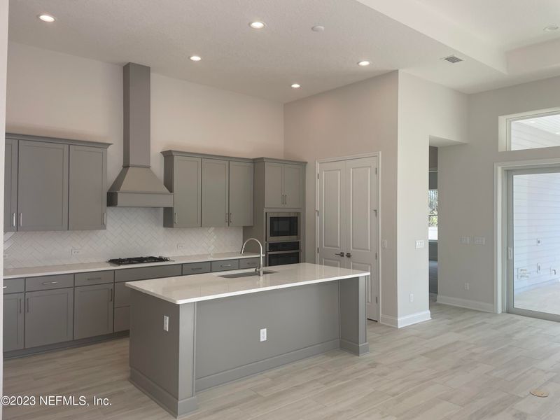 668 Navigators Rd, St Johns, FL 32259