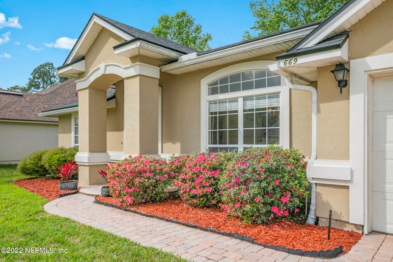 669 Grand Parke Dr, Jacksonville, FL 32259