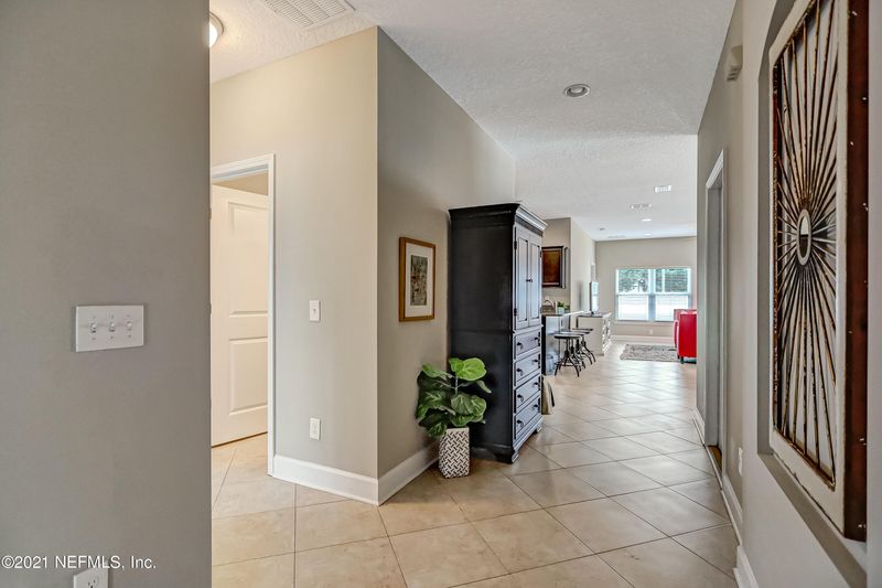 669 Upper 8th Ave S, Jacksonville Beach, FL 32250