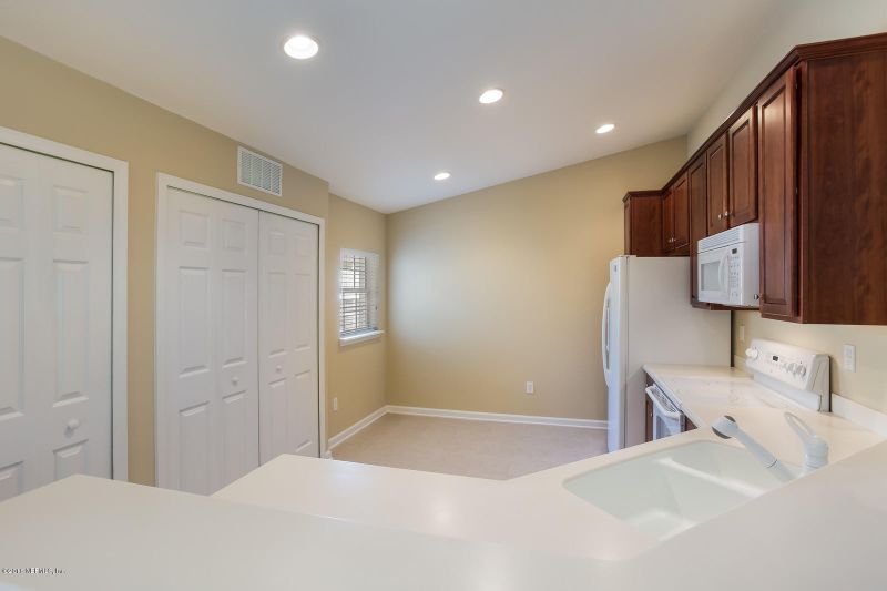 6703 White Blossom Cir, Jacksonville, FL 32258