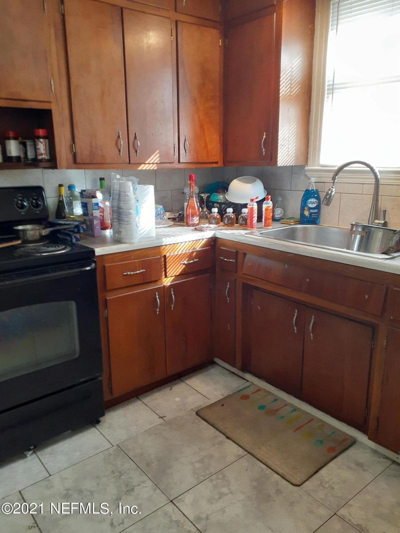 6716 Perry St, Jacksonville, FL 32208