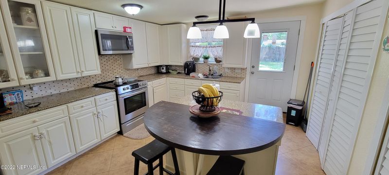 6717 Ryance Rd, Jacksonville, FL 32211
