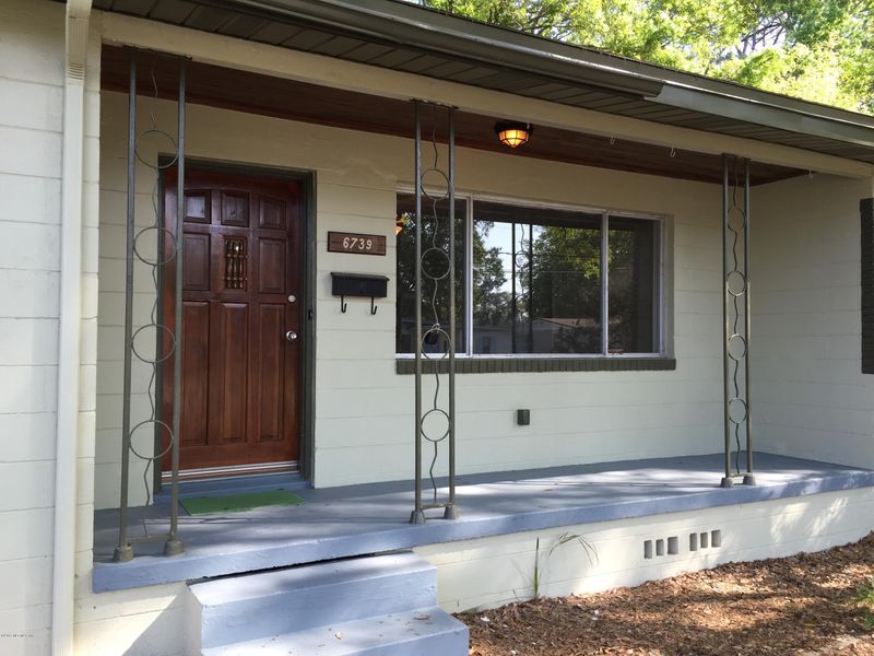6739 E East Rd, Jacksonville, FL 32216