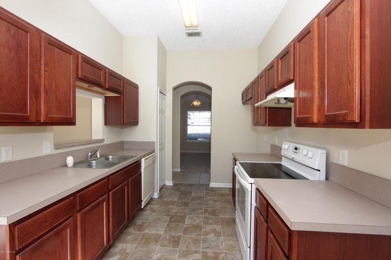 6750 Crystal River Rd, Jacksonville, FL 32219