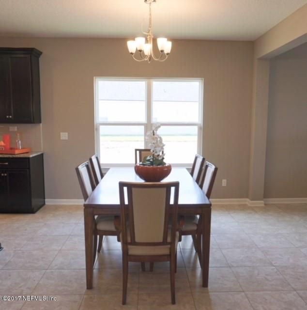677 Charter Oaks Blvd, Orange Park, FL 32065