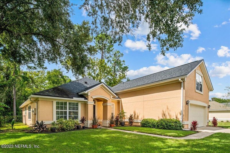 677 Grand Parke Dr, St Johns, FL 32259