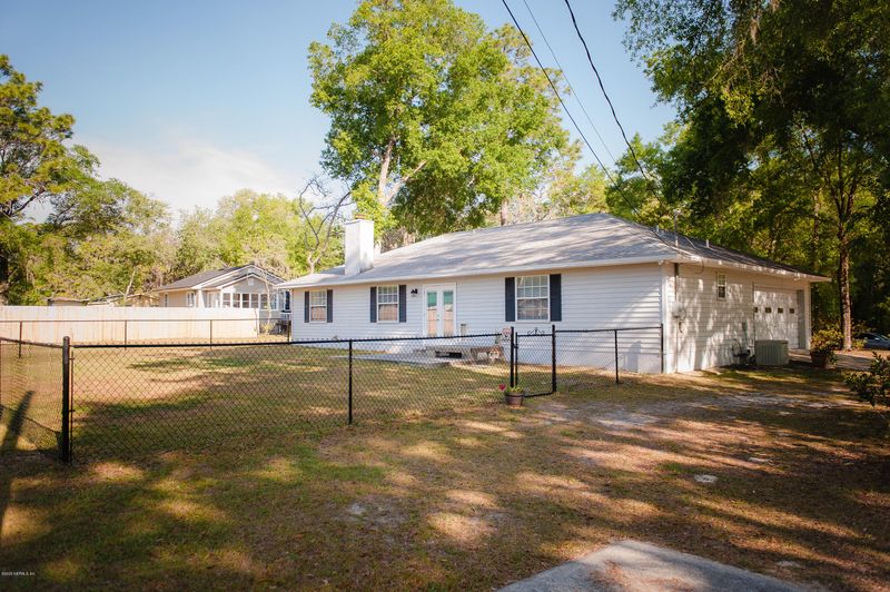 678 SE 72nd St, Starke, FL 32091