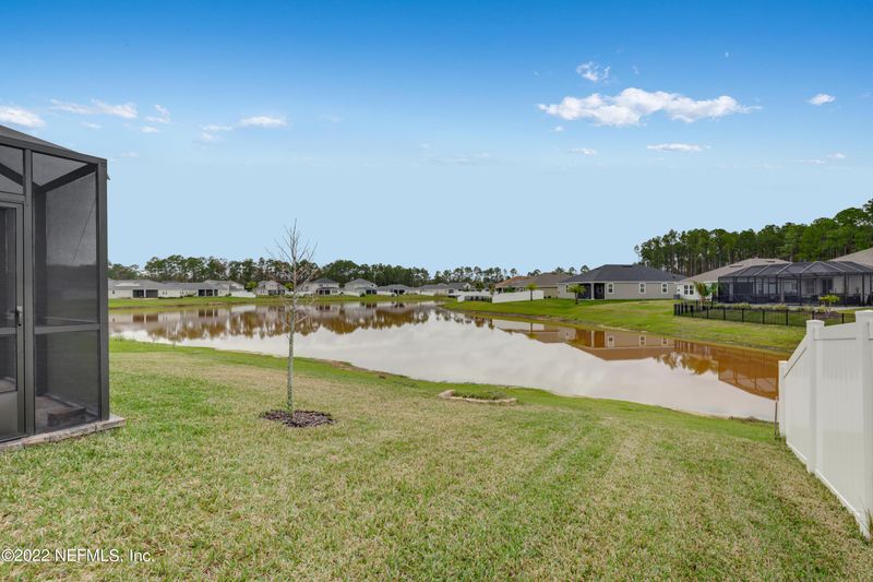 68 Old Cottage Dr, St Johns, FL 32259