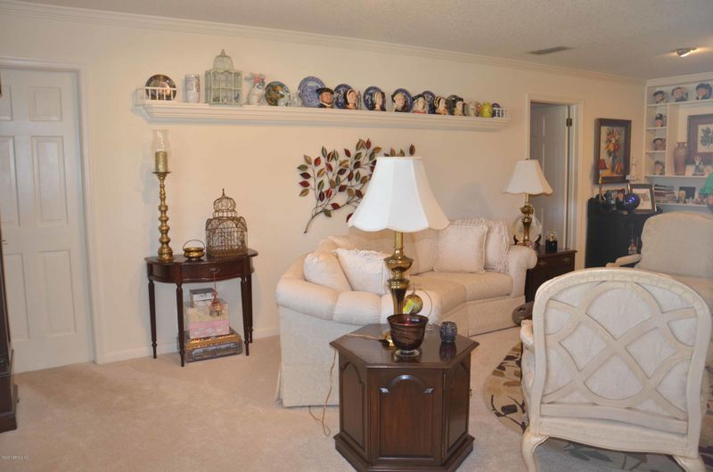6808 Simca Dr, Jacksonville, FL 32277