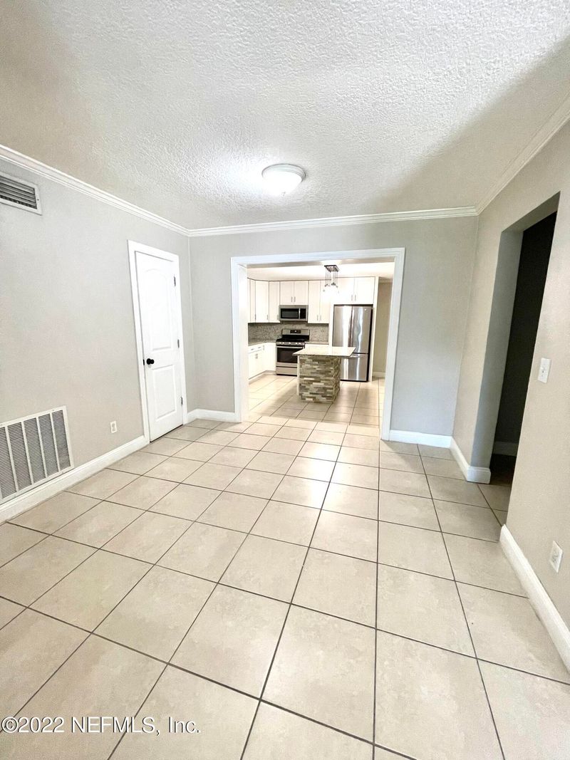 6811 Buttontree Ln, Jacksonville, FL 32277