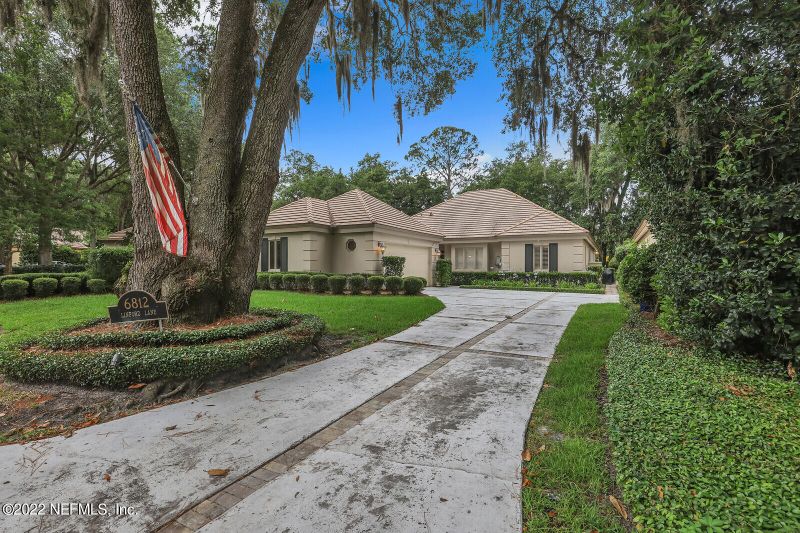 6812 Linford Ln, Jacksonville, FL 32217