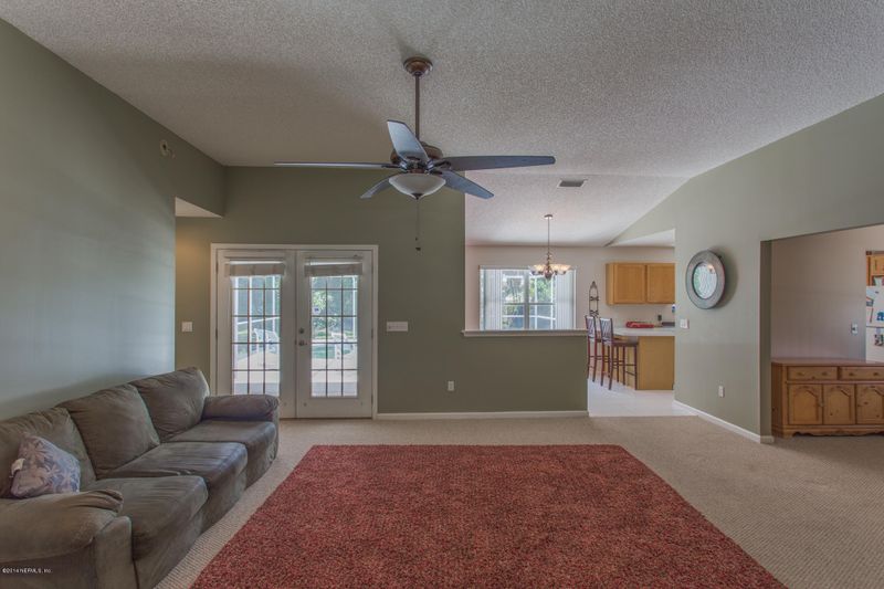 6818 Rivercrest Dr, Jacksonville, FL 32226
